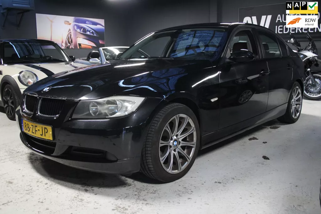 BMW 3-serie 318i Executive / automaat / nap / leer / clima