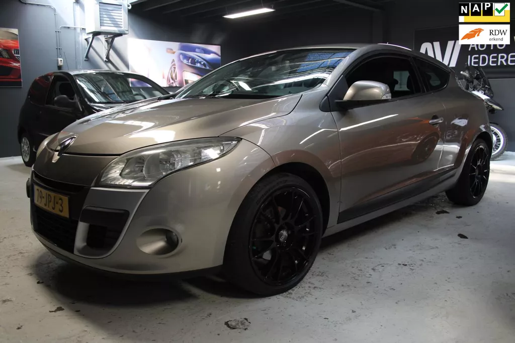Renault M&eacute;gane Coup&eacute; 1.6 Dynamique / APK / NAP / WEINIG KMS