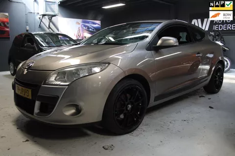 Renault M&eacute;gane Coup&eacute; 1.6 Dynamique / APK / NAP / WEINIG KMS